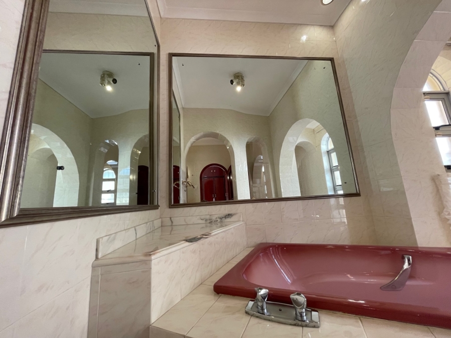 6 Bedroom Property for Sale in Dan Pienaar Free State